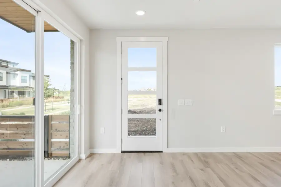 Spacious, unfurnished interior of a new home in Ten Mile Creek, Celina (Image 21).