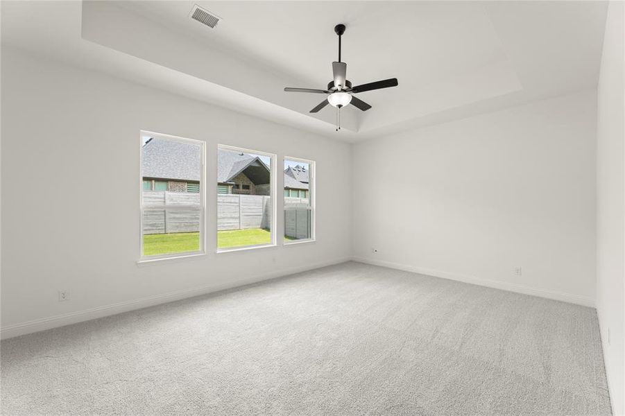 Spacious, unfurnished interior of a new home in Painted Tree Woodlands, McKinney (Image 26).