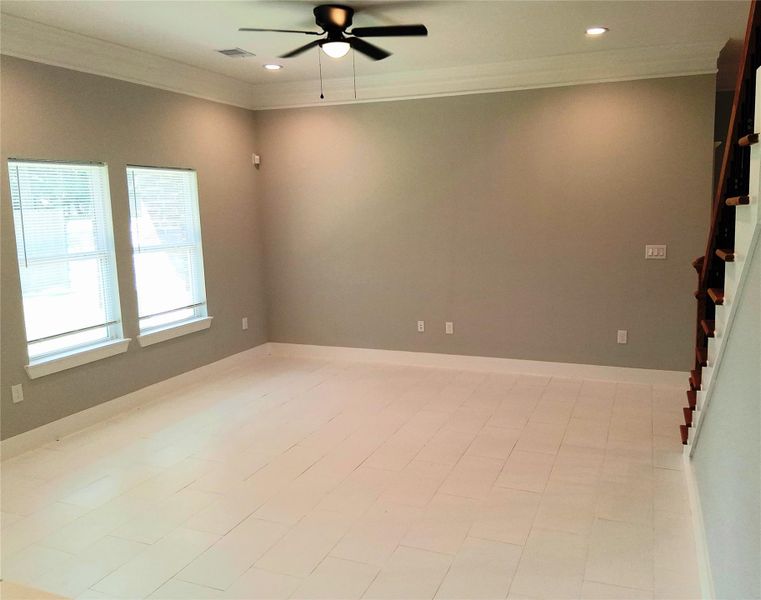 LIVINGROOM AREA LIVINGROOM AREA