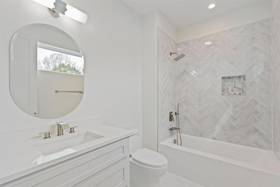 Furnished interior view inside a new home in , Dallas (Image 30).