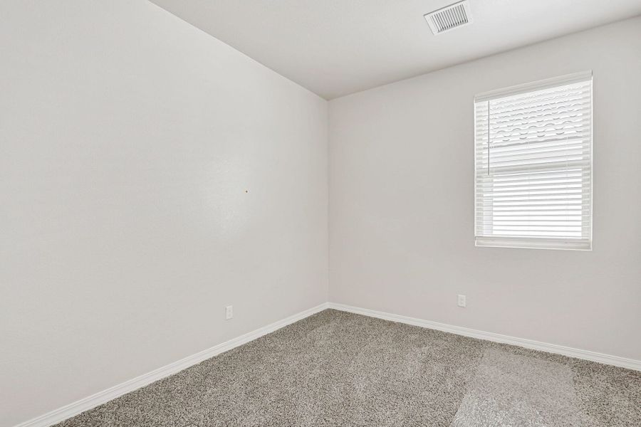 Spacious, unfurnished interior of a new home in Paseos Del Este, El Paso (Image 10).