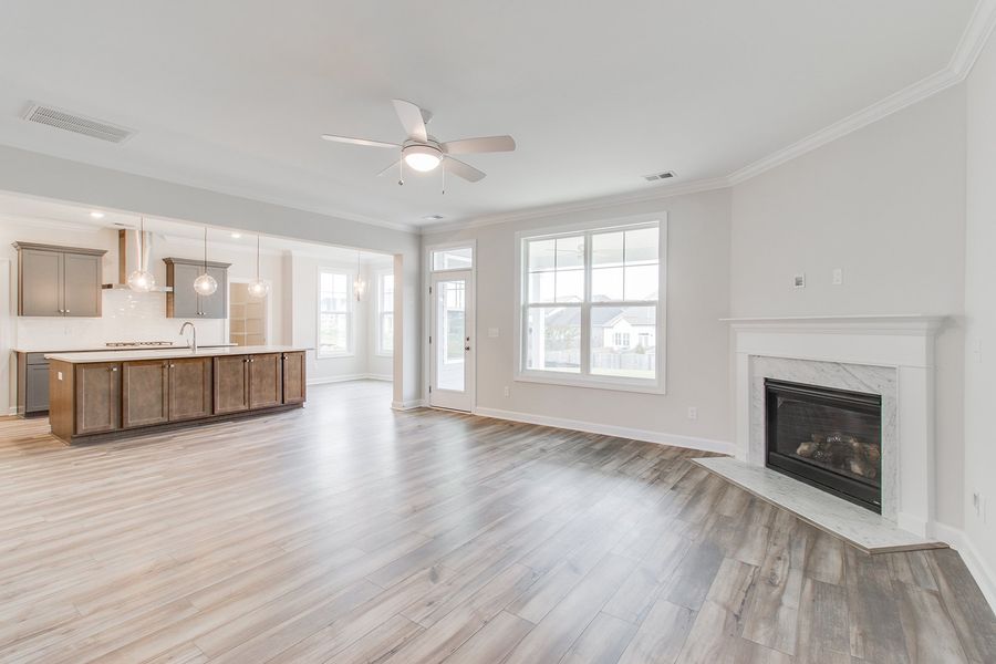 Spacious, unfurnished interior of a new home in Palmetto Shores, Chapin (Image 25).