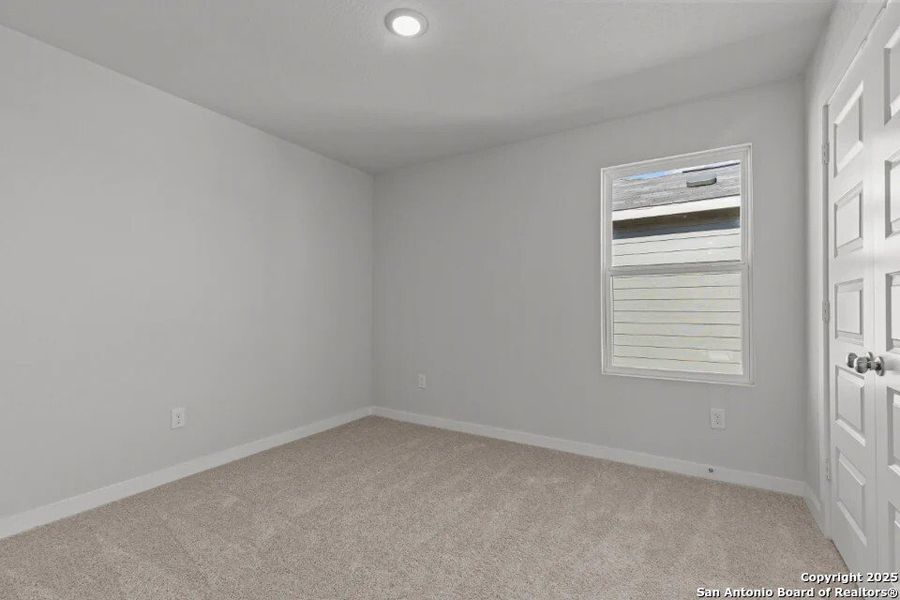 Spacious, unfurnished interior of a new home in Millican Grove, San Antonio (Image 17).