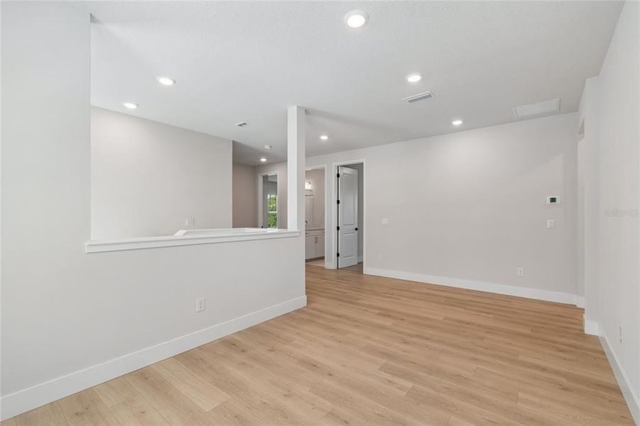 Spacious, unfurnished interior of a new home in , Tampa (Image 31).