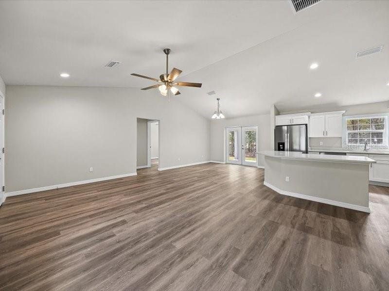 Spacious, unfurnished interior of a new home in , Ocala (Image 16).