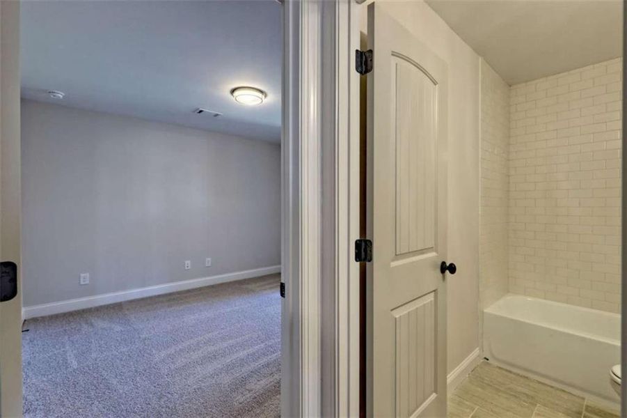 Spacious, unfurnished interior of a new home in , Clarkesville (Image 78).