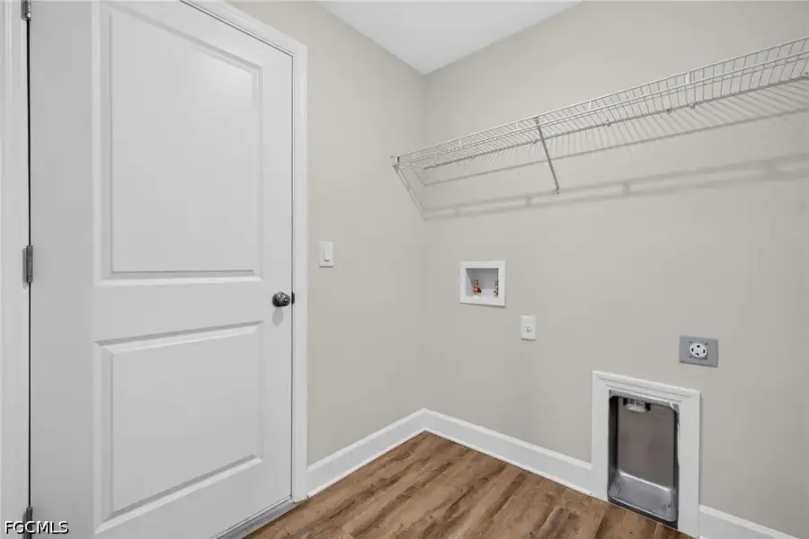 Spacious, unfurnished interior of a new home in Cape Coral, Cape Coral (Image 29). Spacious, unfurnished interior of a new home in Cape Coral, Cape Coral (Image 29).
