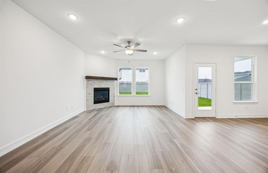 Open concept throughout main living areas Open concept throughout main living areas