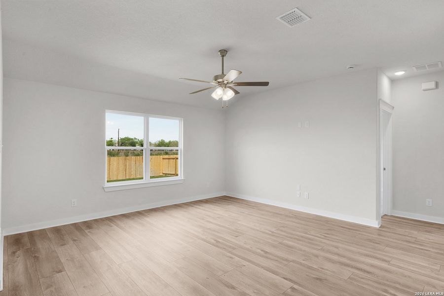 Spacious, unfurnished interior of a new home in Prairie Green, Converse (Image 12).