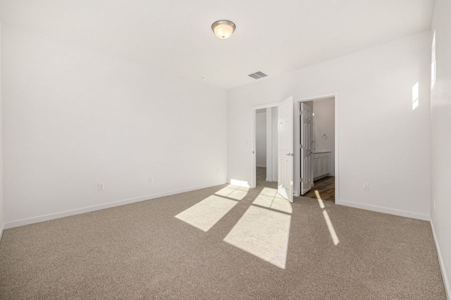 Spacious, unfurnished interior of a new home in Arras Park, Thornton (Image 28).