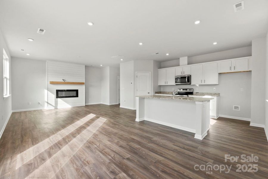 Spacious, unfurnished interior of a new home in The Meadows at Asbury Ridge, York (Image 17).