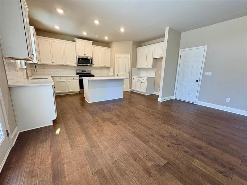 Spacious, unfurnished interior of a new home in , Grayson (Image 23).