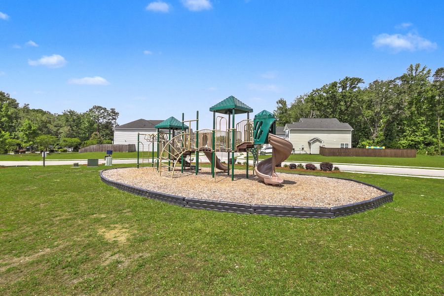 Community amenities in , Summerville (Image 32).