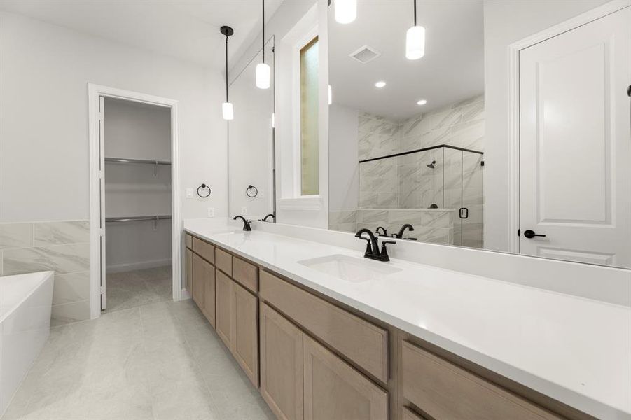 16. 2101 Clairmount - Bath