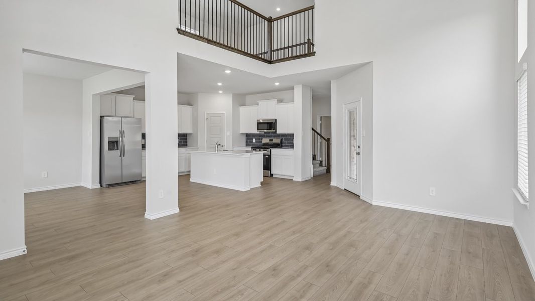 Spacious, unfurnished interior of a new home in Lilybrooke at Legacy Hills, Celina (Image 11).