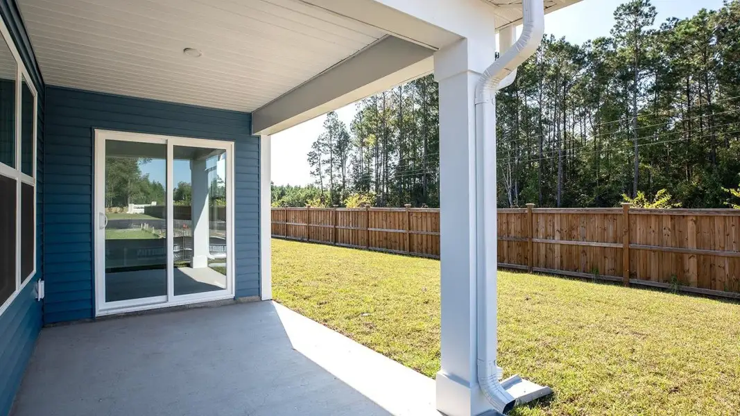 Exterior details and patio area of a home in Merchant Point, Jacksonville (Image 3). Exterior details and patio area of a home in Merchant Point, Jacksonville (Image 3).