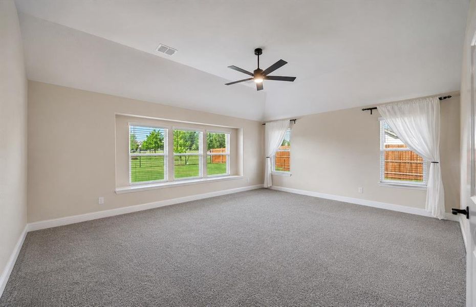 Spacious, unfurnished interior of a new home in , Waxahachie (Image 21).