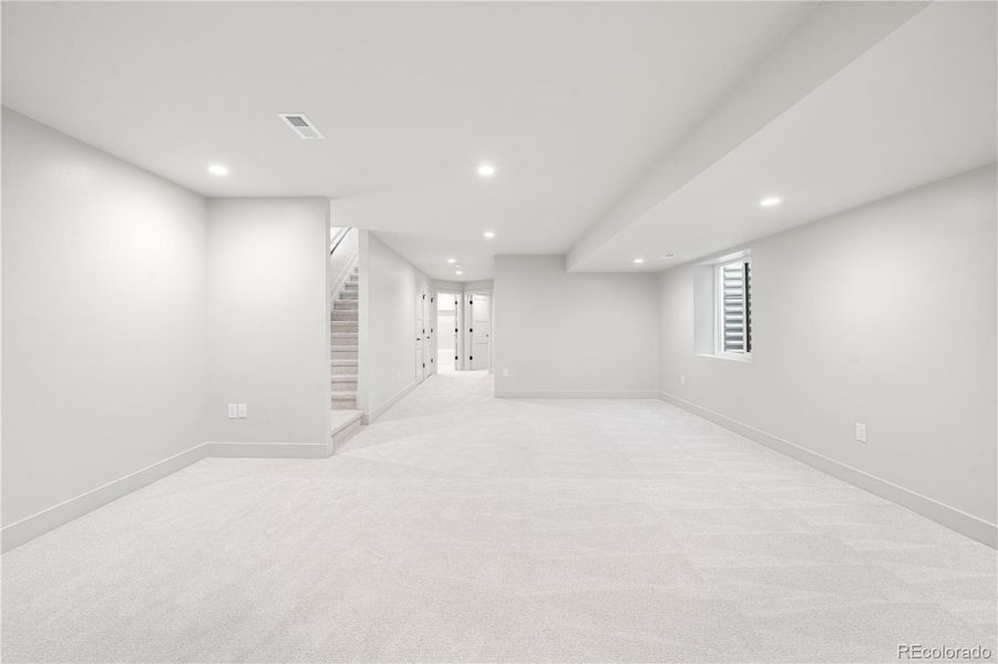 Spacious, unfurnished interior of a new home in , Denver (Image 18).