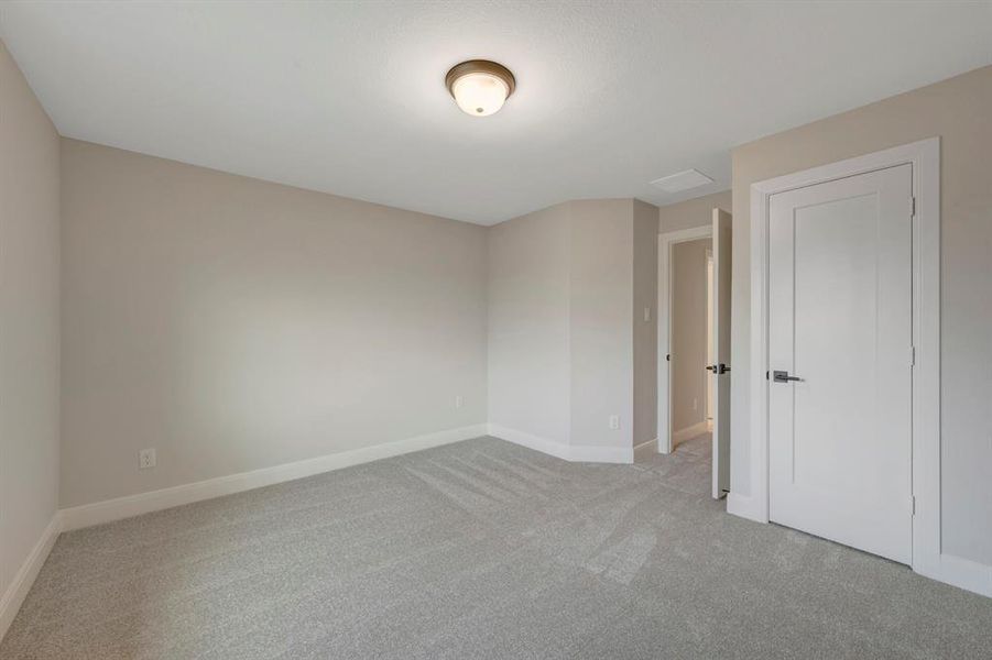 Spacious, unfurnished interior of a new home in Mantua Point Classics, Van Alstyne (Image 20).