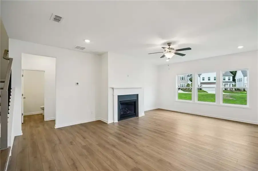 Spacious, unfurnished interior of a new home in Eastlyn Crossing, Flowery Branch (Image 14). Spacious, unfurnished interior of a new home in Eastlyn Crossing, Flowery Branch (Image 14).