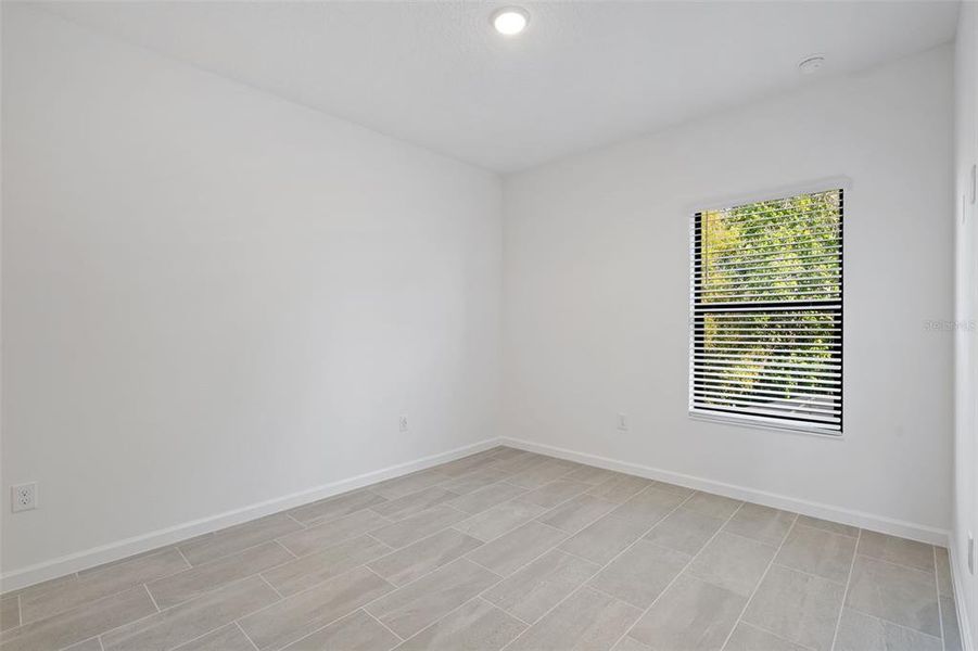 Spacious, unfurnished interior of a new home in , Orlando (Image 49).