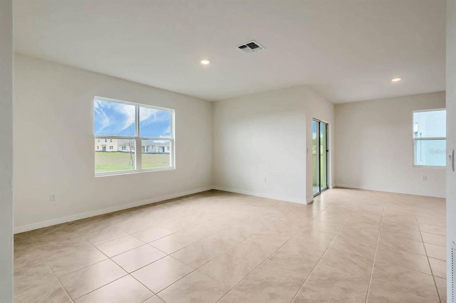 Spacious, unfurnished interior of a new home in Timberwalk, Mount Dora (Image 19).