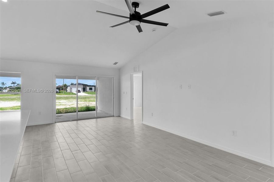 Spacious, unfurnished interior of a new home in , Cape Coral (Image 20).