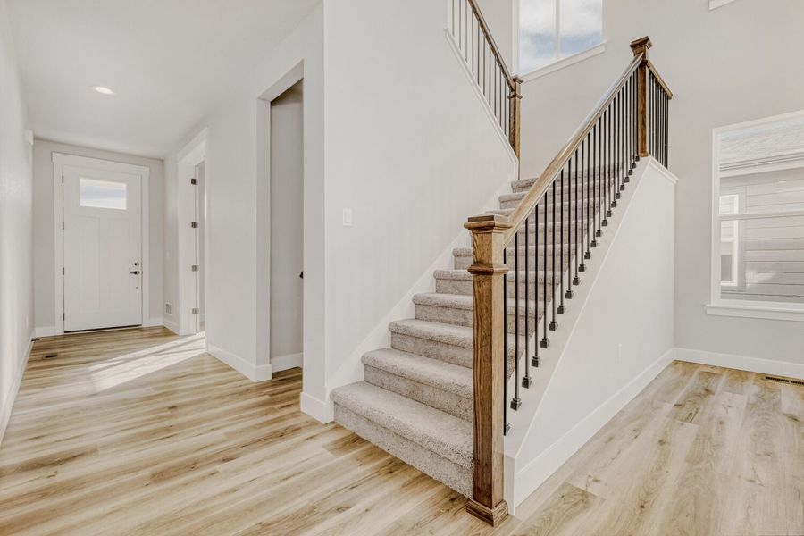 8022 Pennydale - Entry