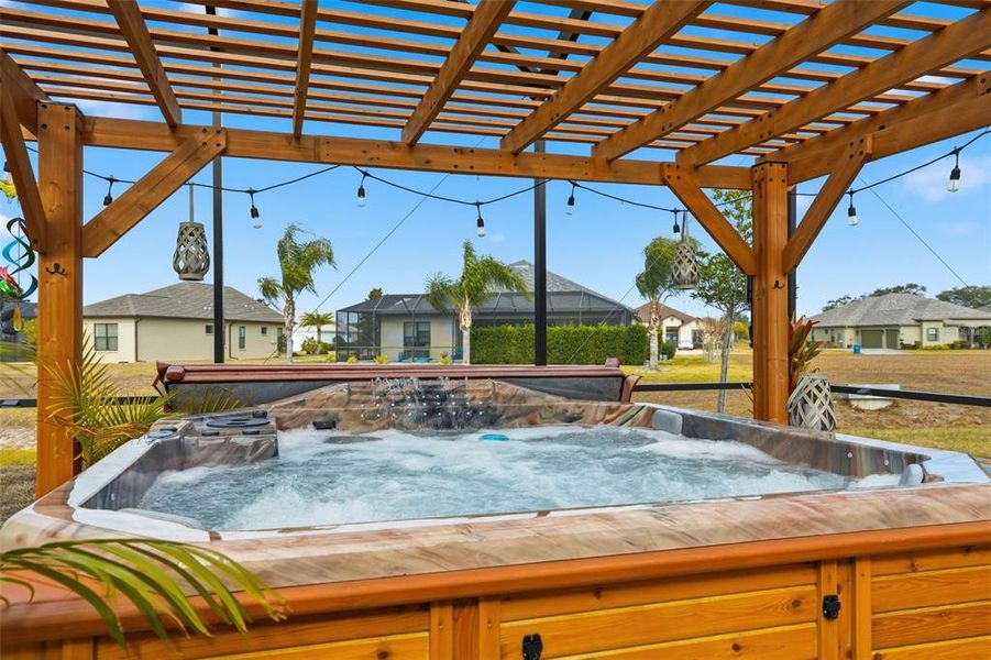 Community amenities in , Weeki Wachee (Image 58).