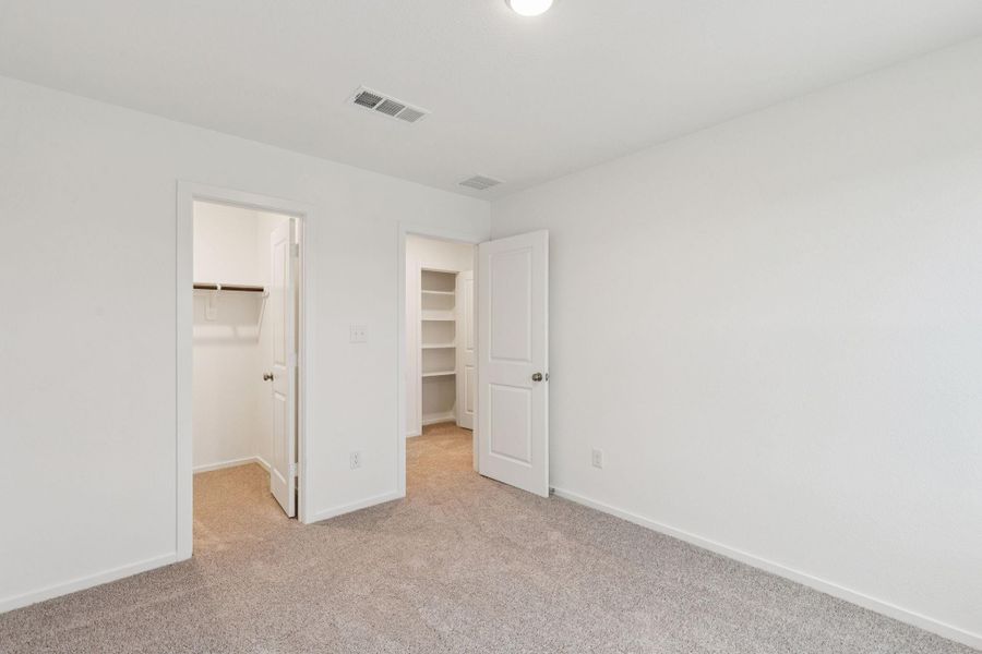 Spacious, unfurnished interior of a new home in Montgomery Bend, Montgomery (Image 14).
