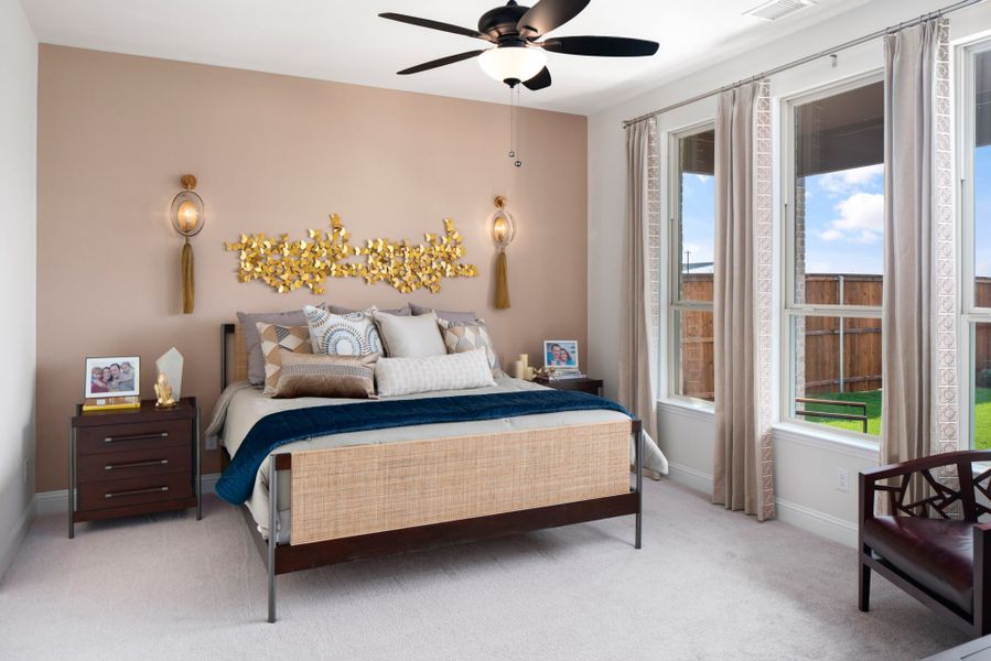 Representative furnished interior of a home built from the The Trinity Executive by UnionMain Homes in Lake Breeze, Lavon (Image 37).