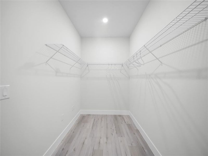 Spacious, unfurnished interior of a new home in , Citrus Springs (Image 16).