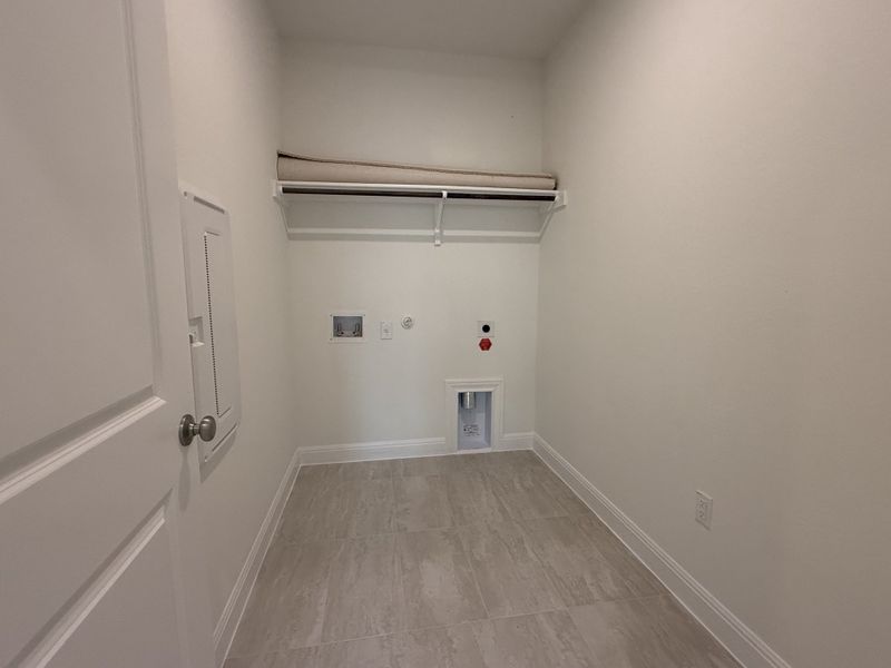 Spacious, unfurnished interior of a new home in Sage Hollow, Kyle (Image 28). Spacious, unfurnished interior of a new home in Sage Hollow, Kyle (Image 28).