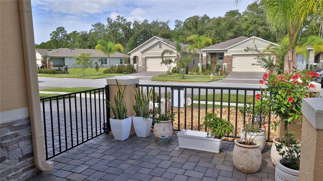 Front exterior of a new home in , New Smyrna Beach, FL, highlighting curb appeal (Image 20).