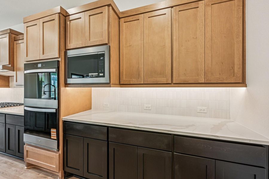 Furnished interior view inside a new home in Evergreen 60', Conroe (Image 11).