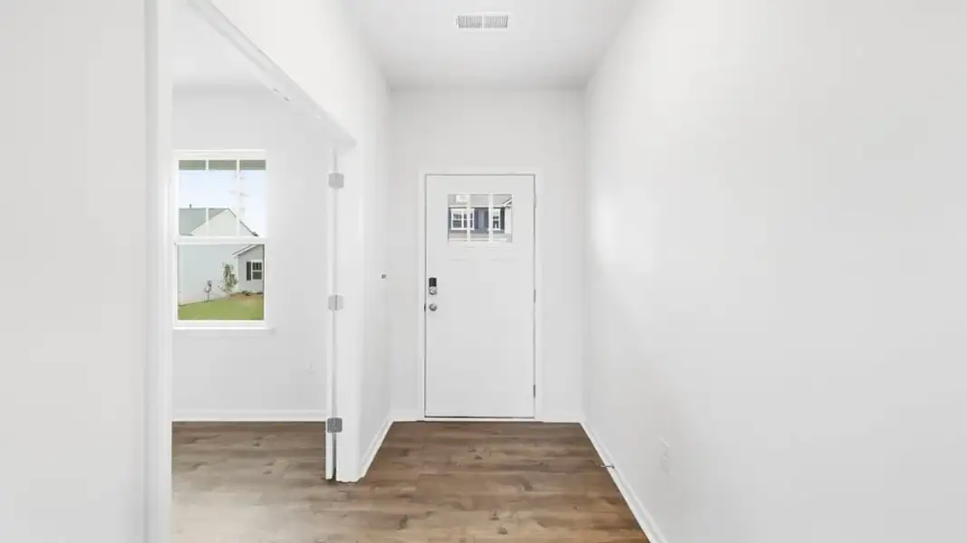Spacious, unfurnished interior of a new home in Spring Ridge, Anderson (Image 15).