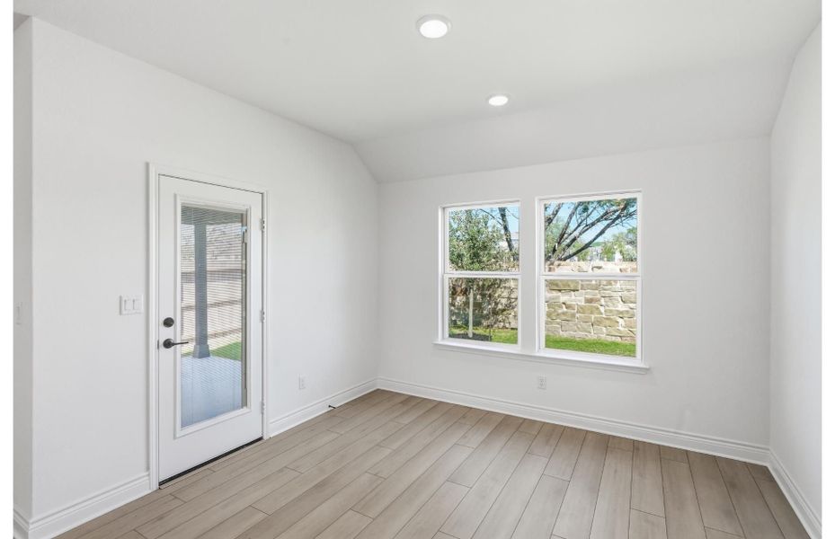 Representative unfurnished interior of a home built from the Dayton by Pulte Homes in Davis Ranch, San Antonio (Image 9).