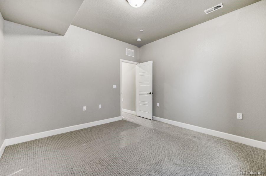 Spacious, unfurnished interior of a new home in , Superior (Image 38).