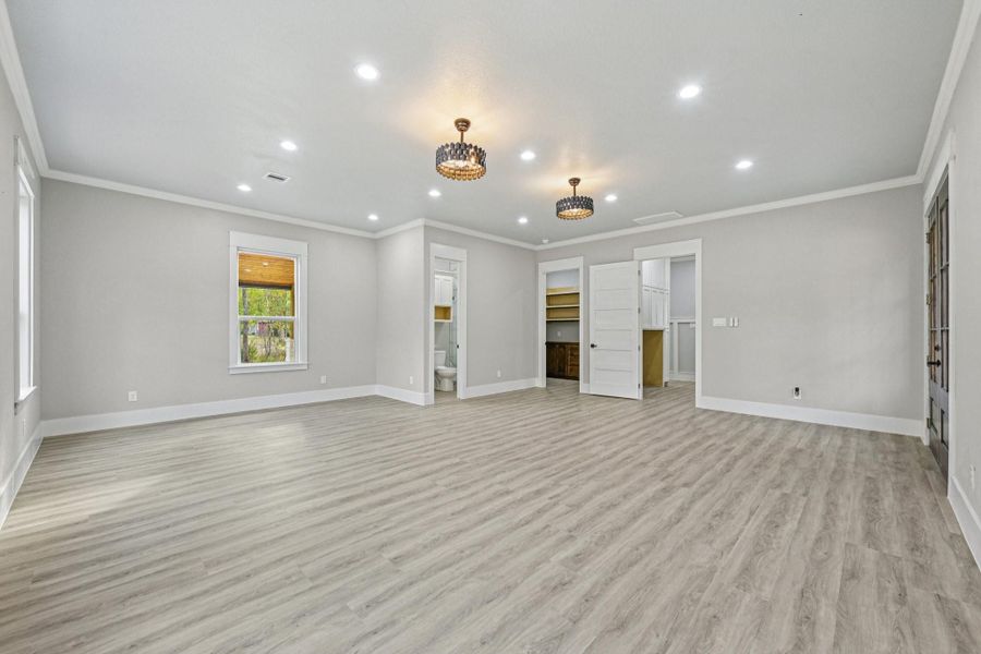 Spacious, unfurnished interior of a new home in , Dayton (Image 29).