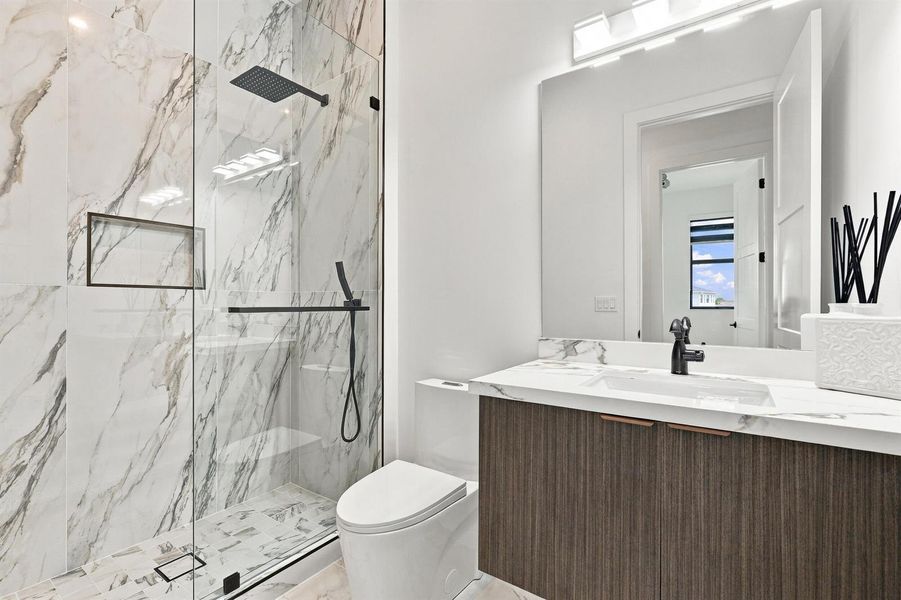Full Guest Bath with Walk-In Shower Full Guest Bath with Walk-In Shower