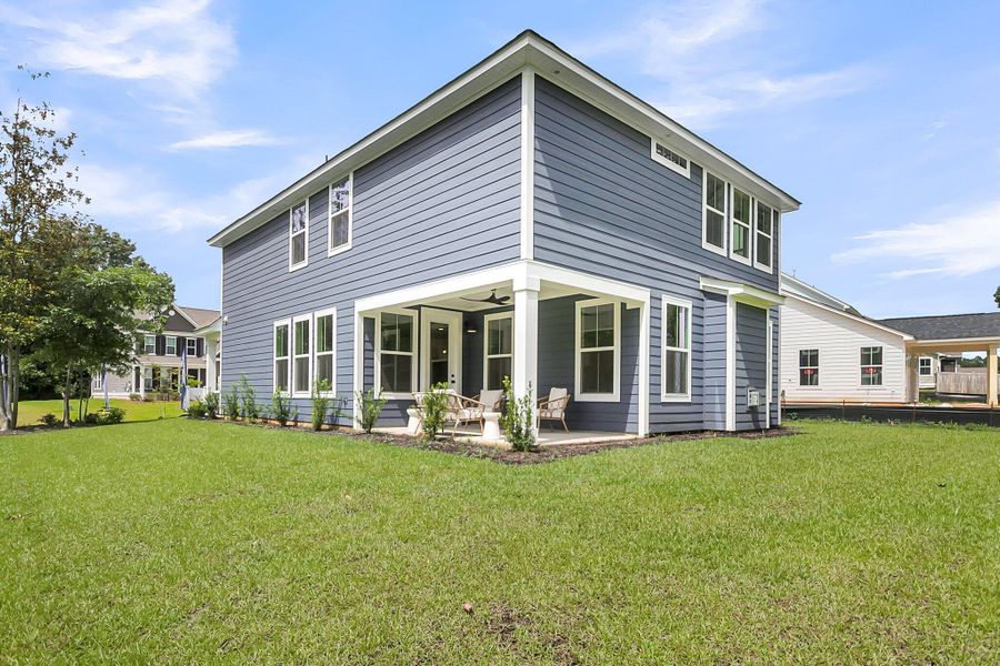 Exterior details and patio area of a home in Phillips Crossing, Ridgeville (Image 3).