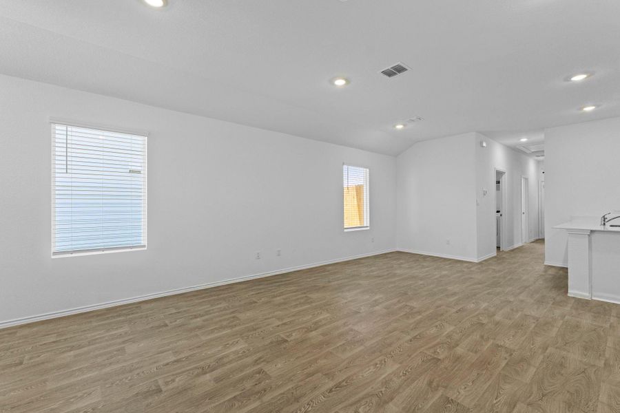 Spacious, unfurnished interior of a new home in Valverde, Bastrop (Image 24).