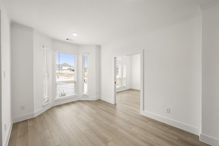 1618 Whisperwood- FLex Space-1