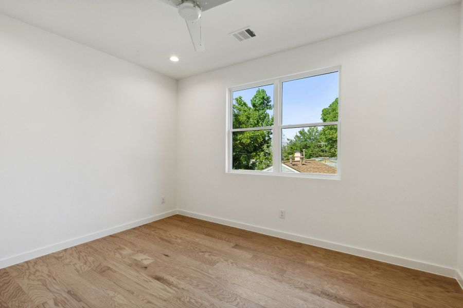 Spacious, unfurnished interior of a new home in , Dallas (Image 39).
