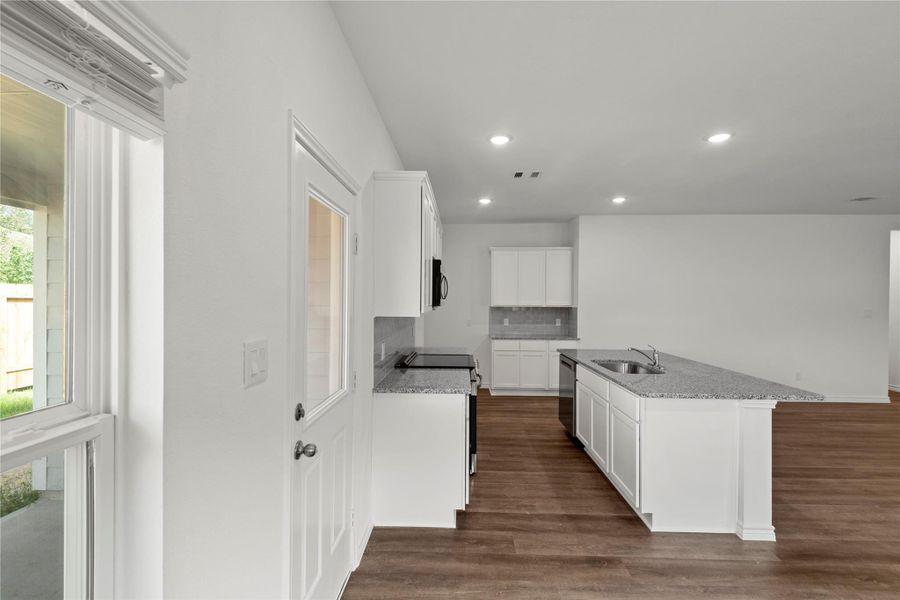 Photos are for visual representation only.