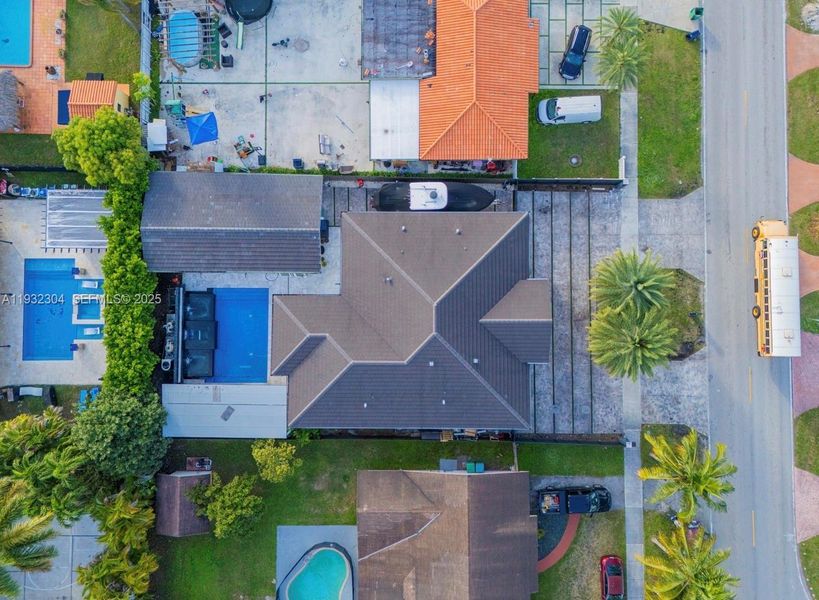 Community amenities in , Miami (Image 9).