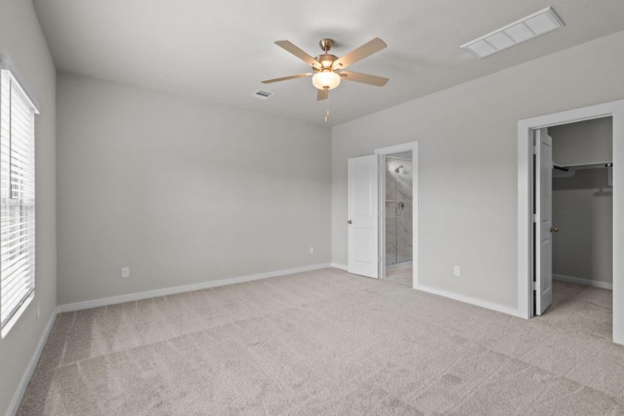 Spacious, unfurnished interior of a new home in Laurel Landing 40', Alvin (Image 24). Spacious, unfurnished interior of a new home in Laurel Landing 40', Alvin (Image 24).