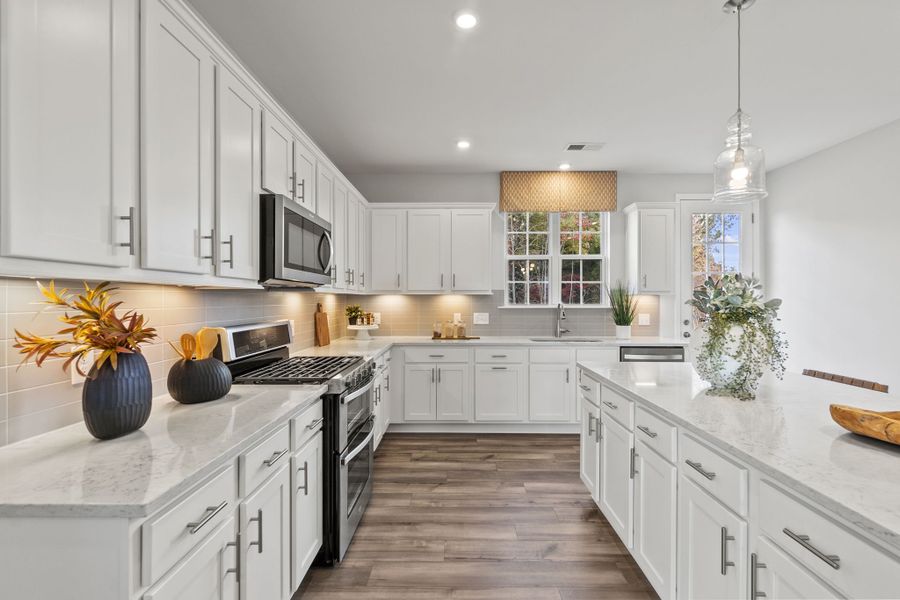 Stratford III Kitchen in Waterstone at Lake Norman