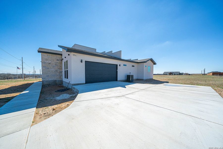 Image 42 of a home in .