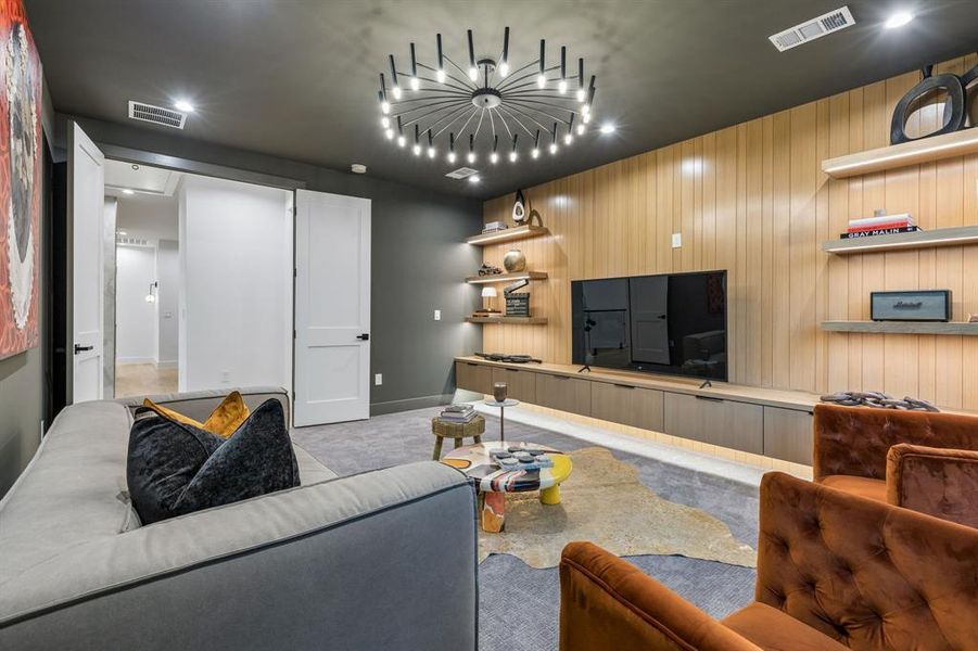 Furnished interior view inside a new home in , Dallas (Image 19).